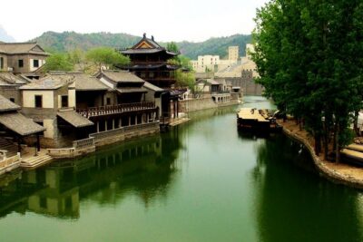 Private Tour to Gubei Water Town and Simatai Great Wall with Cable Car and Lunch - Why Gubei Water Town pairs so well with Simatai