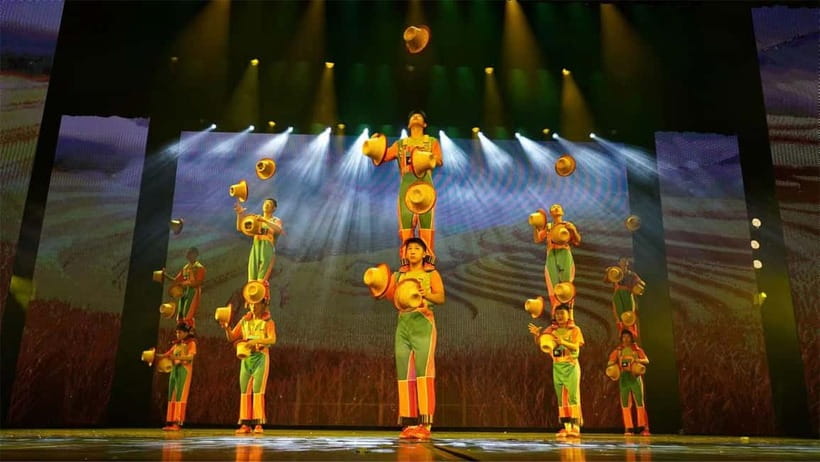 Red Theater Beijing Acrobatic Show Tickets With Option - Venue Consideration: Narrow Door Access and Crowd Flow