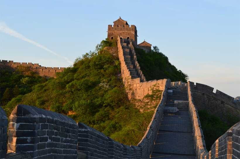 Self-guided challenging hiking from Jinshanling to Gubeikou - What the private driver is really doing for you