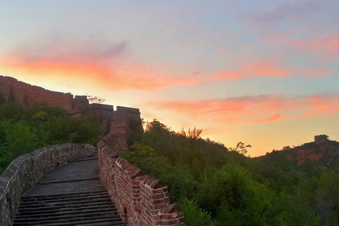 Small-Group 1-day Jinshanling Great Wall 6km Hiking tour - Pickup at 8:00 and the 2-hour ride out of Beijing
