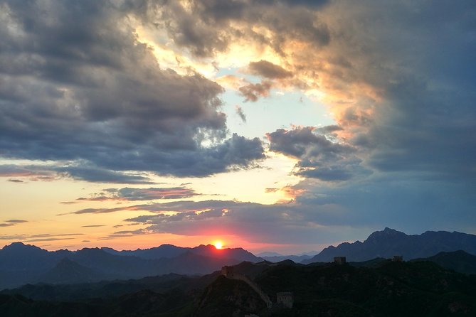 Small-Group 1-day Jinshanling Great Wall 6km Hiking tour - Entering Jinshanling: “Follow the wall” navigation, not guesswork