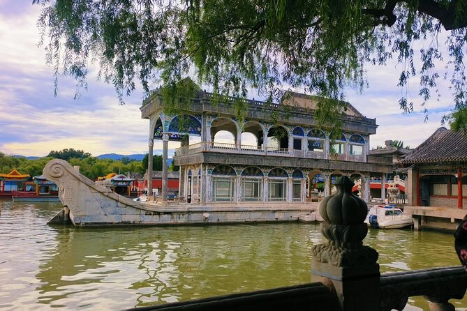 Summer Palace Walking Tour - Beijing - Entering the Summer Palace without the wall of people