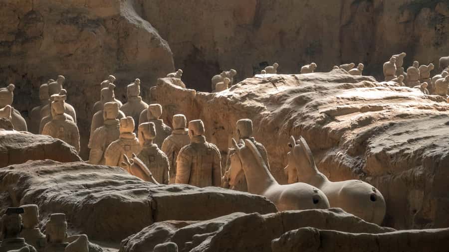 Xian: Bus Tour of Terracotta Warriors With Guide & Lunch - Lunch in the middle: fueling up without losing the day
